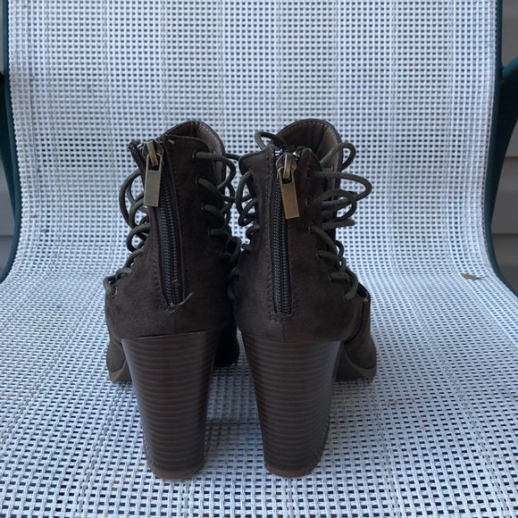 NWOB Bamboo Barracuda women’s brown booties - Picture 4 of 7